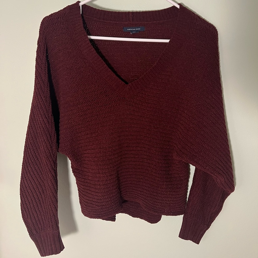 American Eagle V neck sweater